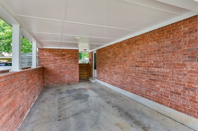 215 E Tennie Street, Gainesville, TX 76240