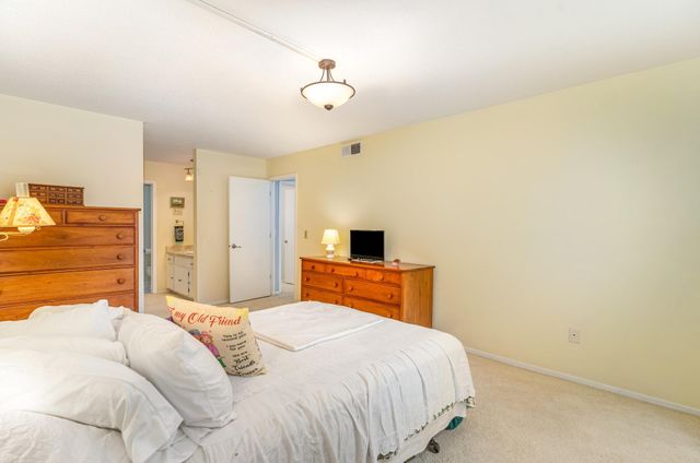 7520 Cahill Road 203A, Edina, MN 55439