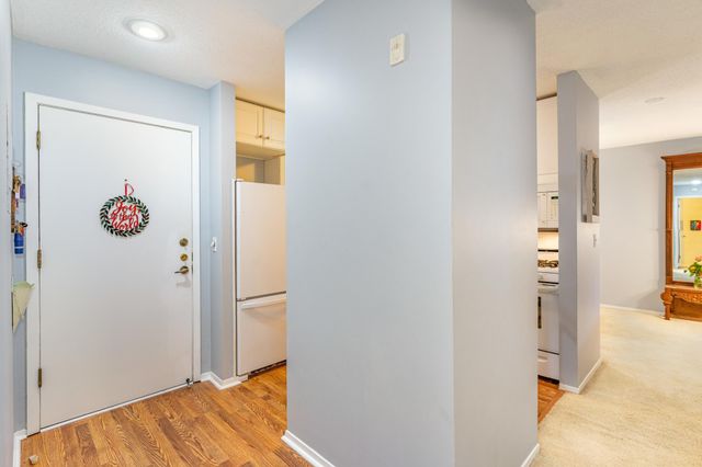 7520 Cahill Road 203A, Edina, MN 55439