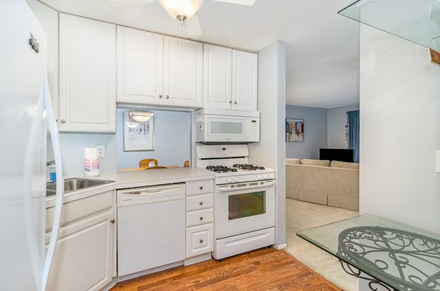 7520 Cahill Road 203A, Edina, MN 55439