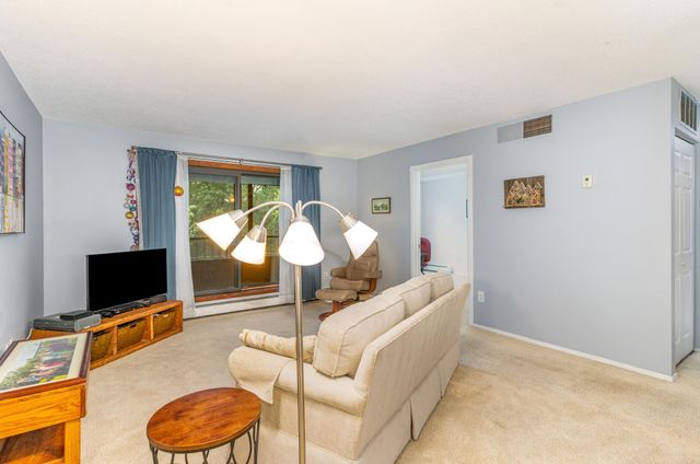 7520 Cahill Road 203A, Edina, MN 55439