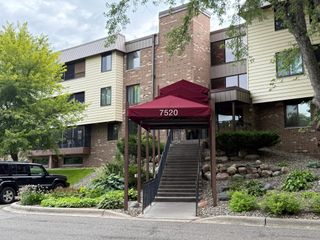 7520 Cahill Road 203A, Edina, MN 55439