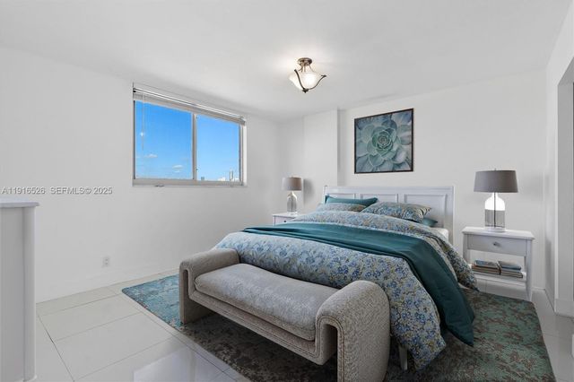 3703 NE 166th Street 808, North Miami Beach, FL 33160