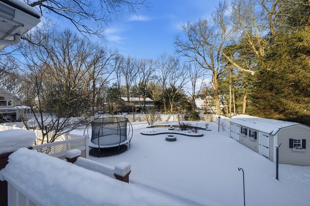 8 Phinney Rd, Lexington, MA 02421