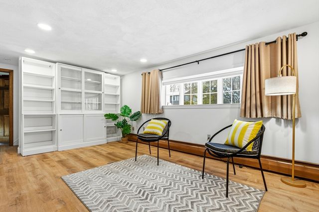 8 Phinney Rd, Lexington, MA 02421