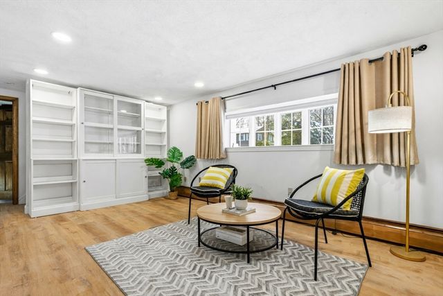 8 Phinney Rd, Lexington, MA 02421