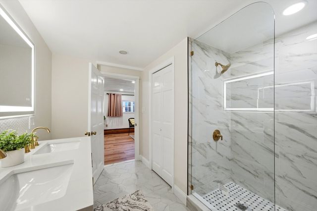 8 Phinney Rd, Lexington, MA 02421