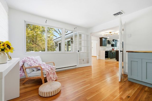 8 Phinney Rd, Lexington, MA 02421