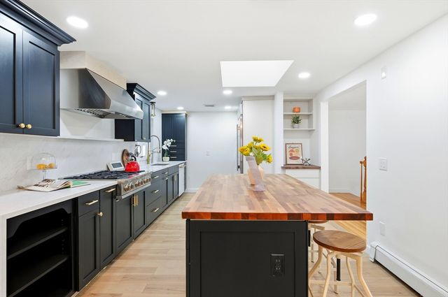 8 Phinney Rd, Lexington, MA 02421