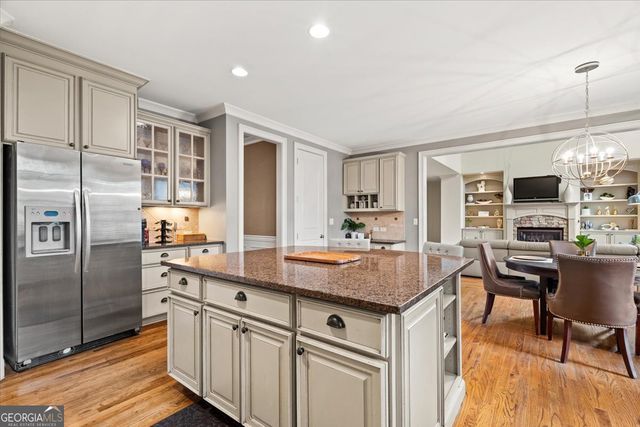 810 Forest Crossing Drive SW, Atlanta, GA 30331