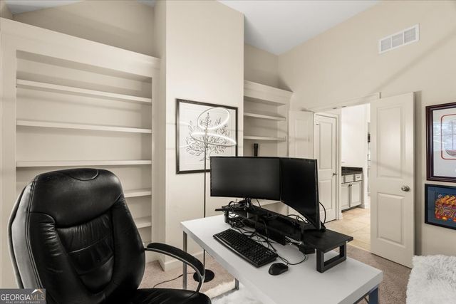 810 Forest Crossing Drive SW, Atlanta, GA 30331