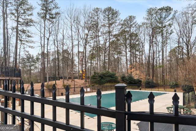 810 Forest Crossing Drive SW, Atlanta, GA 30331