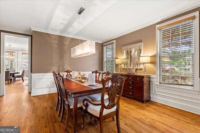 810 Forest Crossing Drive SW, Atlanta, GA 30331