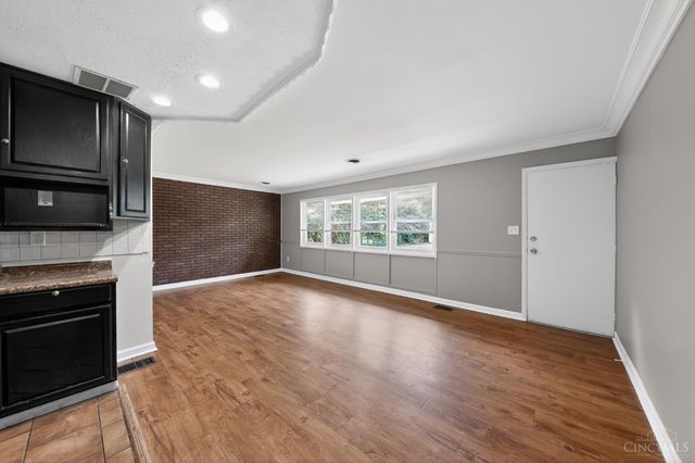 8877 Balboa Drive, Springfield Twp., OH 45231