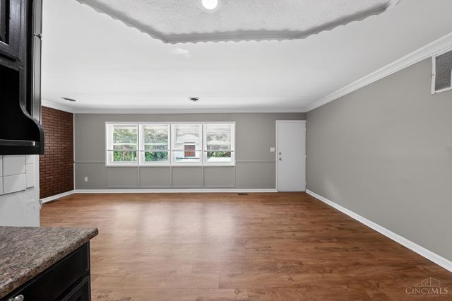 8877 Balboa Drive, Springfield Twp., OH 45231