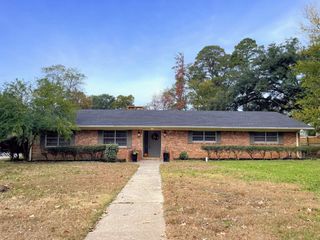 2011 Wood Place, Longview, TX 75601