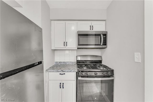 2521 Greenvale Road, Cleveland, OH 44121