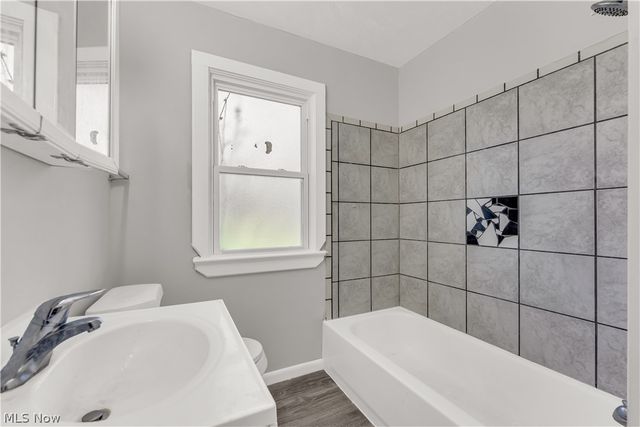 2521 Greenvale Road, Cleveland, OH 44121