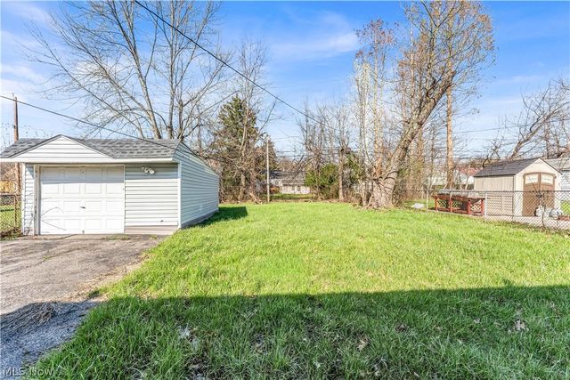 2521 Greenvale Road, Cleveland, OH 44121