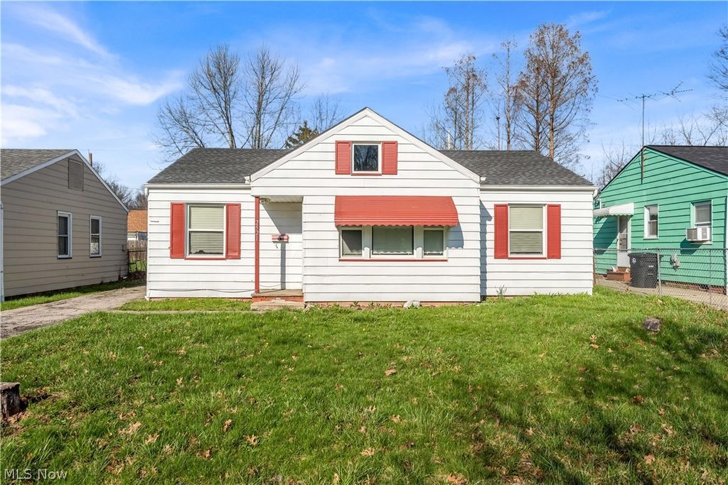 2521 Greenvale Road, Cleveland, OH 44121