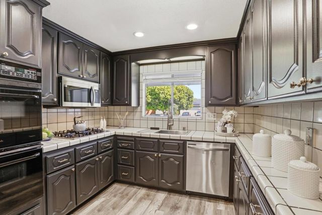 2948 Moss Point Drive, San Jose, CA 95127