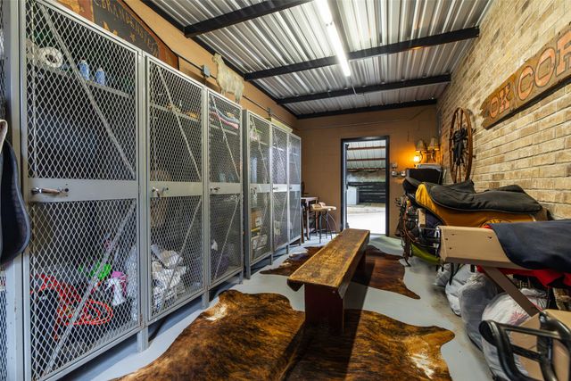 9940 Cole Road, Pilot Point, TX 76258