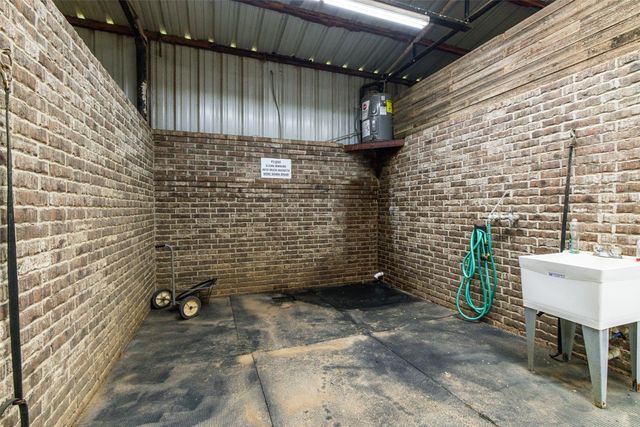 9940 Cole Road, Pilot Point, TX 76258