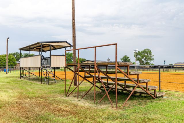 9940 Cole Road, Pilot Point, TX 76258