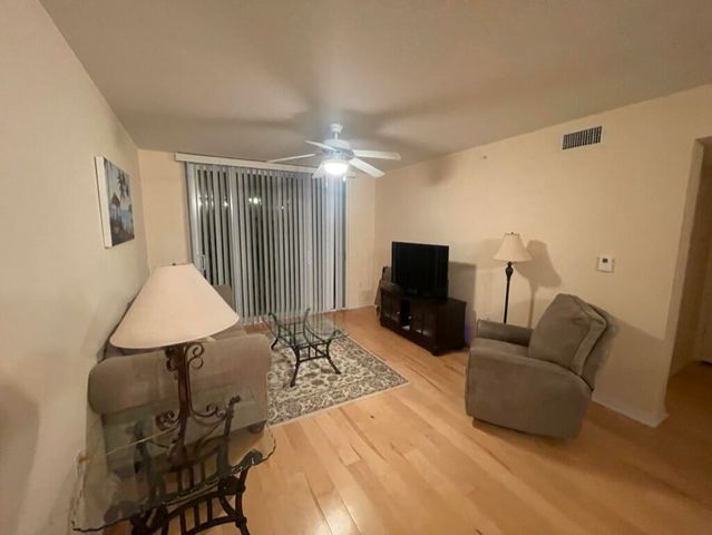 712 VILLA Circle, Boynton Beach, FL 33435