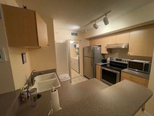 712 VILLA Circle, Boynton Beach, FL 33435
