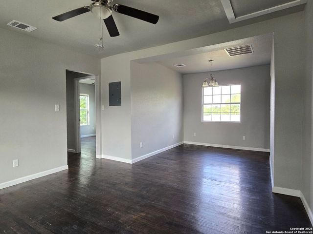 2815 S Pine, San Antonio, TX 78210