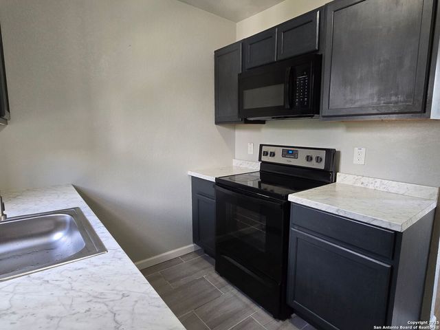 2815 S Pine, San Antonio, TX 78210