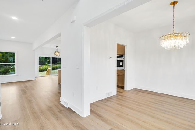31 Indigo Court, Bethlehem, NY 12158
