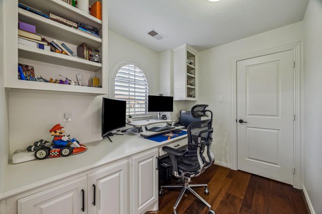 1910 Mystic Arbor Lane, Houston, TX 77077