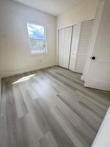 3515 NW 213th St, Miami Gardens, FL 33056