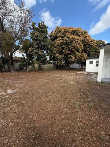 3515 NW 213th St, Miami Gardens, FL 33056