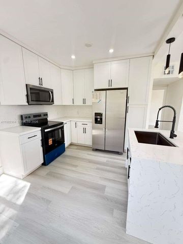 3515 NW 213th St, Miami Gardens, FL 33056