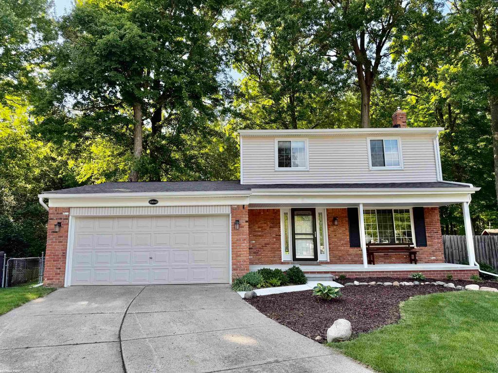 33043 Shagbark Circle, Chesterfield Twp, MI 48047