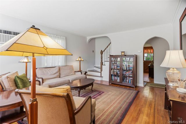 1032 N 6th Street, New Hyde Park, NY 11040
