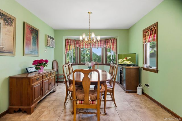 1032 N 6th Street, New Hyde Park, NY 11040