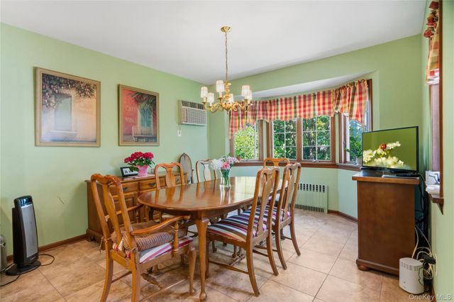 1032 N 6th Street, New Hyde Park, NY 11040