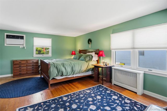 1032 N 6th Street, New Hyde Park, NY 11040