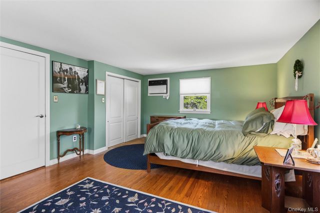 1032 N 6th Street, New Hyde Park, NY 11040