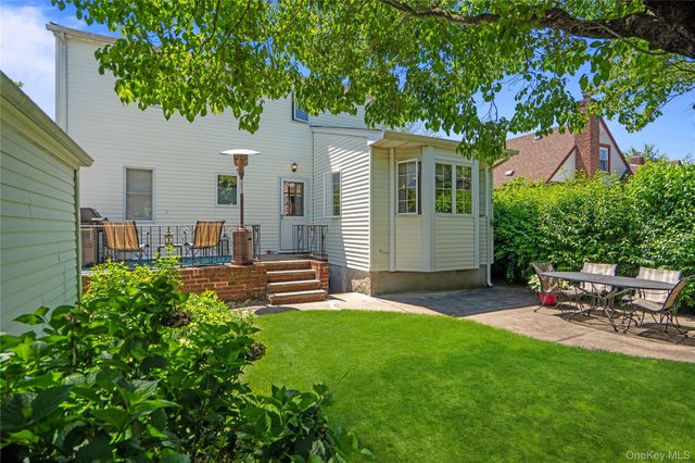 1032 N 6th Street, New Hyde Park, NY 11040