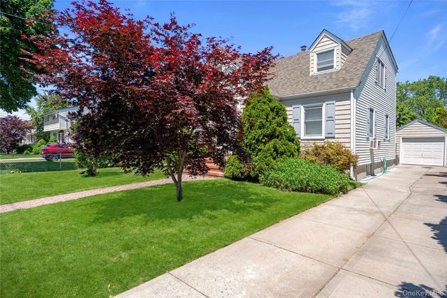 1032 N 6th Street, New Hyde Park, NY 11040