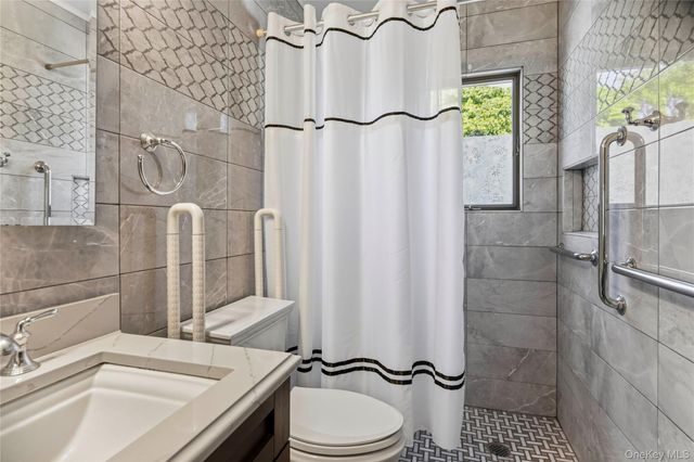 1032 N 6th Street, New Hyde Park, NY 11040