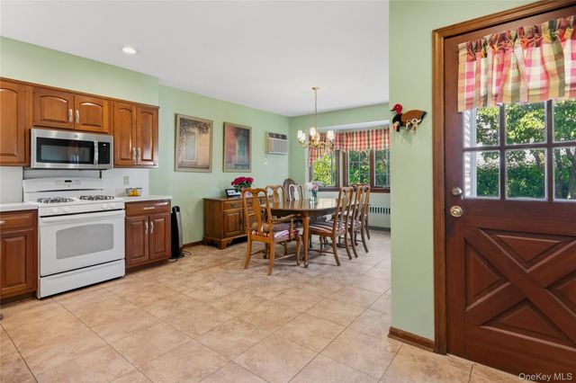 1032 N 6th Street, New Hyde Park, NY 11040
