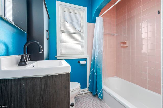 22012 Grand Lake Street, Saint Clair Shores, MI 48080