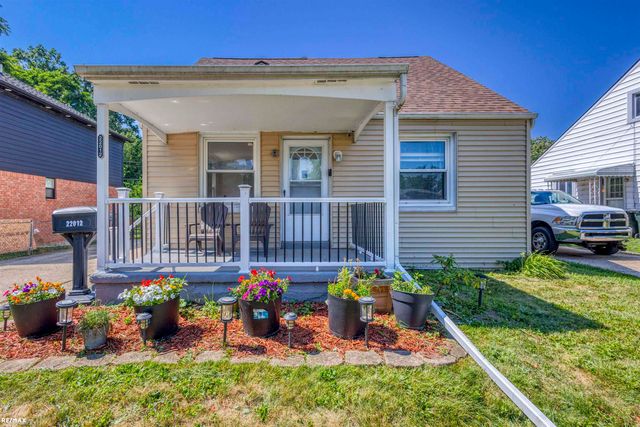 22012 Grand Lake Street, Saint Clair Shores, MI 48080