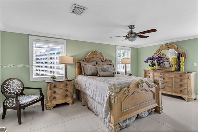 17932 NW 78th Ave, Hialeah, FL 33015